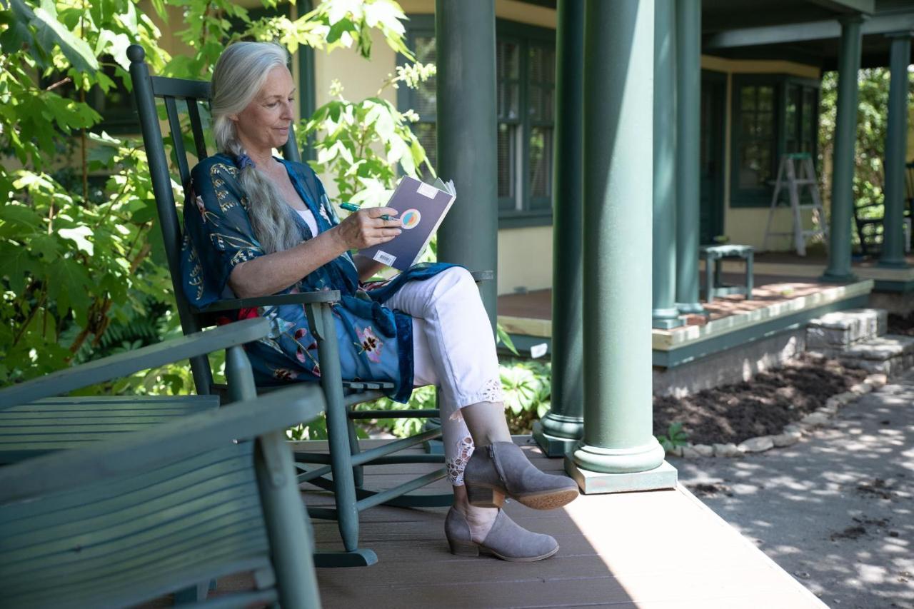 Om Sanctuary Holistic Retreat Hotell Asheville Exteriör bild