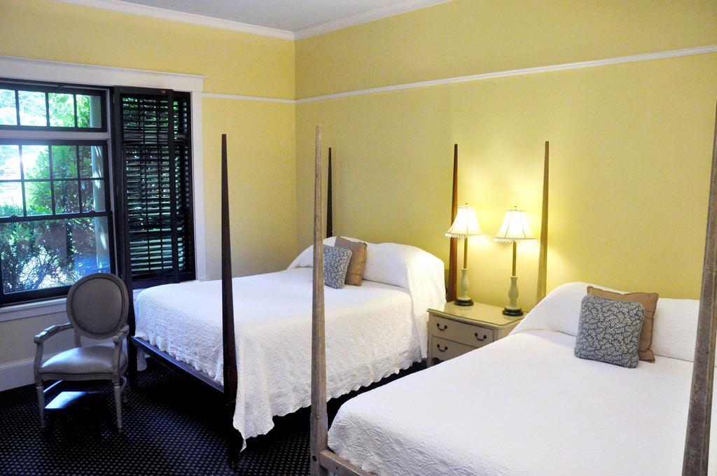 Om Sanctuary Holistic Retreat Hotell Asheville Exteriör bild
